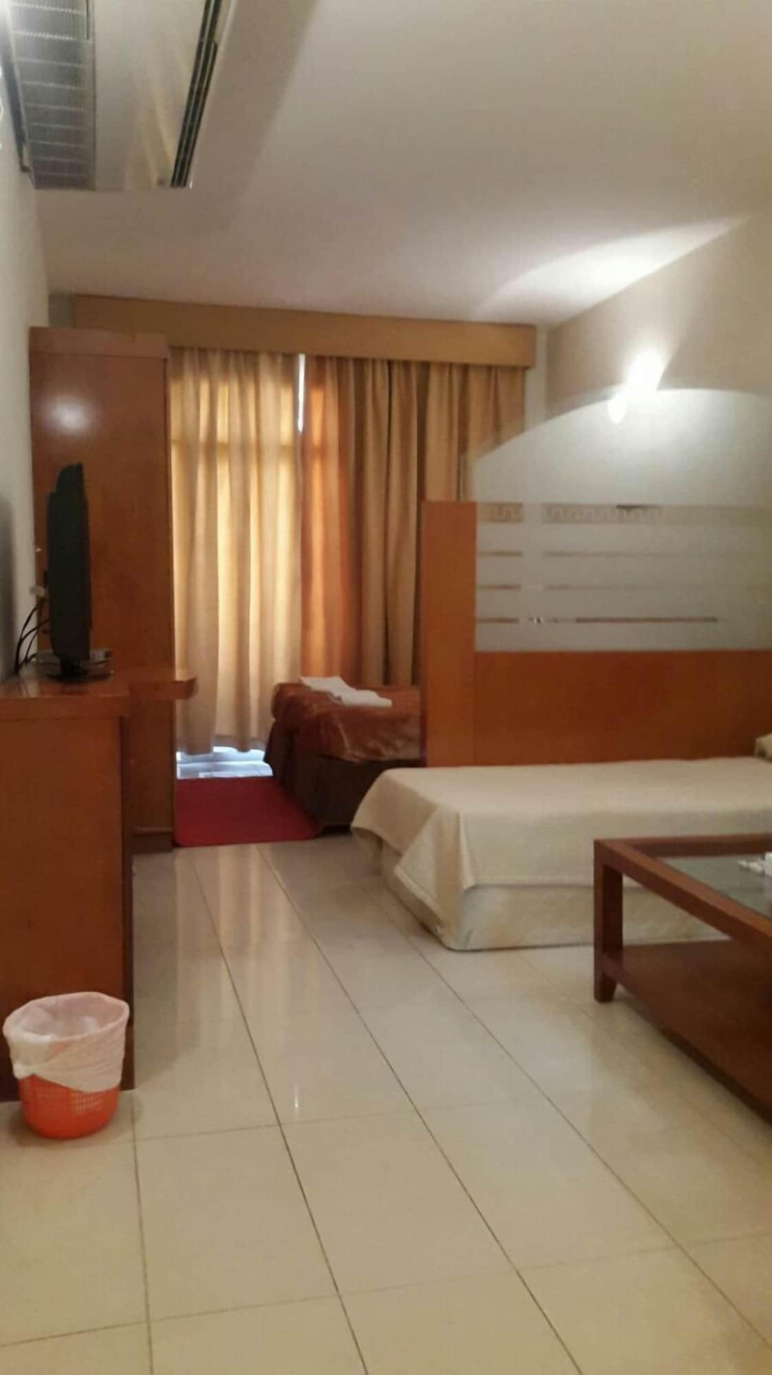 Al Raien Hotel Apartment Дубай Экстерьер фото