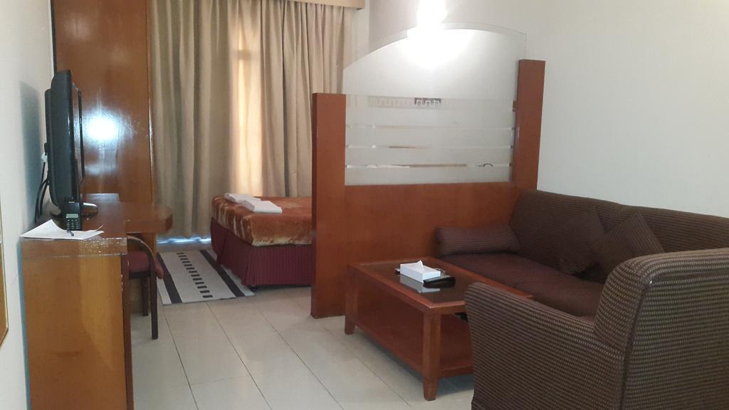 Al Raien Hotel Apartment Дубай Номер фото