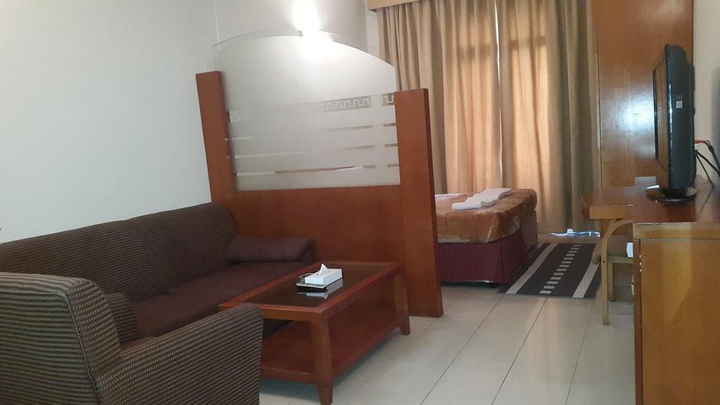 Al Raien Hotel Apartment Дубай Экстерьер фото